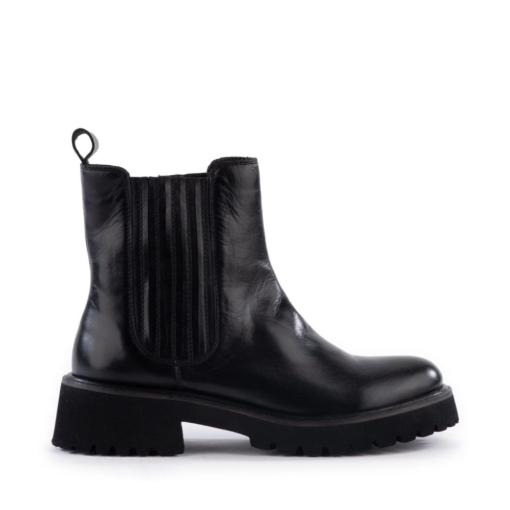 Seychelles | Women's Cashew Boot-Black Smooth Leather